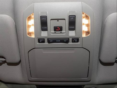 Used 2024 Toyota Highlander Limited AWD/4WD image 17