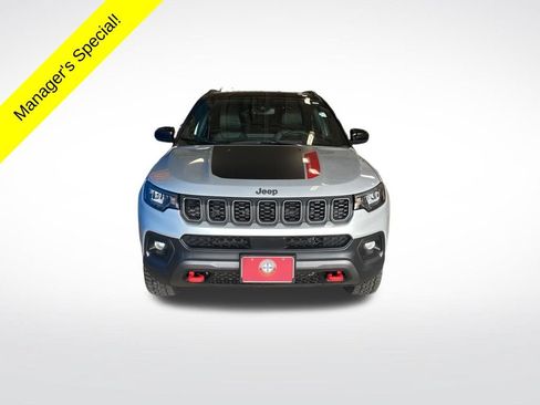 Used 2025 Jeep Compass Trailhawk AWD/4WD image 14