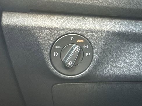 Used 2019 Volkswagen Jetta R-Line w/ R-Line Cold Weather Package image 35