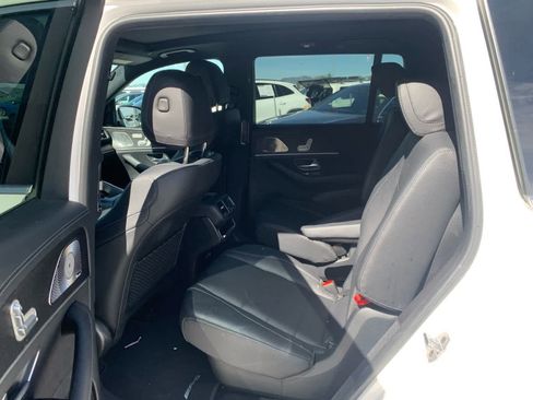 Used 2023 Mercedes-Benz GLS 450 4MATIC image 4