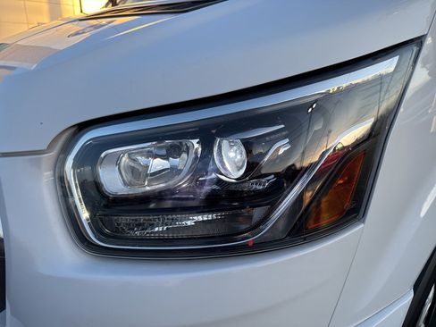 Used 2023 Ford Transit 350 XLT image 19