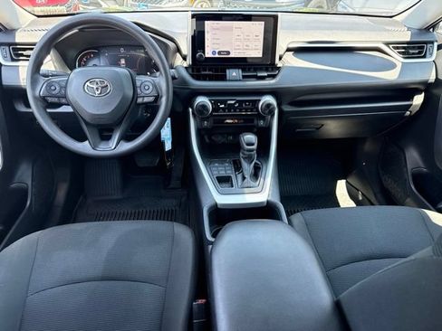 Used 2023 Toyota RAV4 LE AWD/4WD image 4