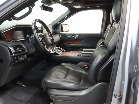 Used 2023 Lincoln Navigator Reserve image 16