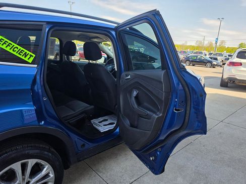 Used 2017 Ford Escape SE w/ Equipment Group 201A FWD image 15