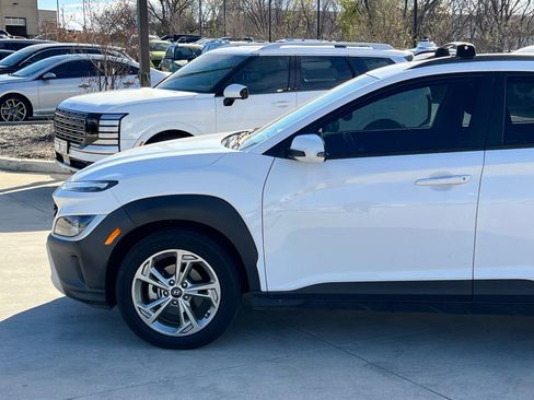Used 2022 Hyundai Kona SEL w/ Convenience Package image 7