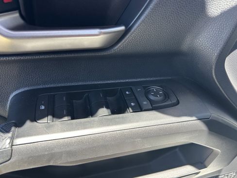 Used 2025 Toyota Tacoma TRD Sport AWD/4WD image 28