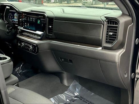 Used 2024 Chevrolet Silverado 1500 LT image 18