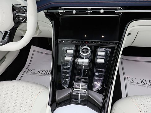 Used 2026 Aston Martin DB12 Convertible RWD image 39