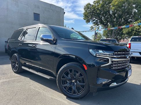Used 2021 Chevrolet Tahoe Premier w/ Premium Package RWD image 1