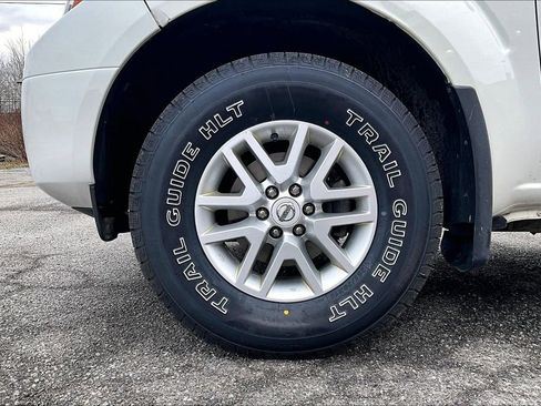 Used 2020 Nissan Frontier SV image 9