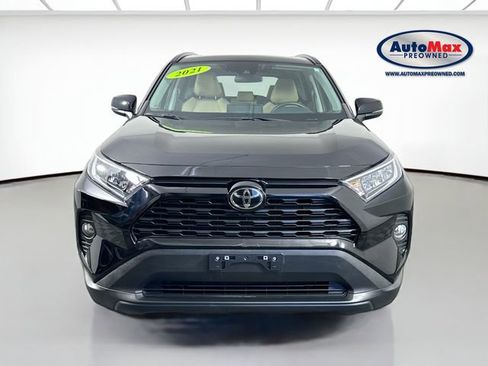Used 2021 Toyota RAV4 XLE w/ Convenience Package image 7