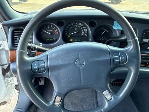 Used 2000 Buick Le Sabre Custom w/ Luxury Opt Pkg image 12
