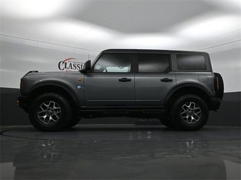 Used 2024 Ford Bronco Badlands image 25
