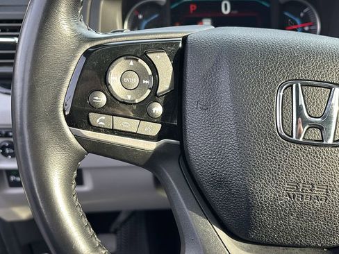 Used 2019 Honda Pilot Touring image 17