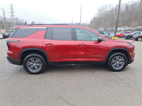 Certified 2024 Chevrolet Traverse LT w/ Trailering Package image 6