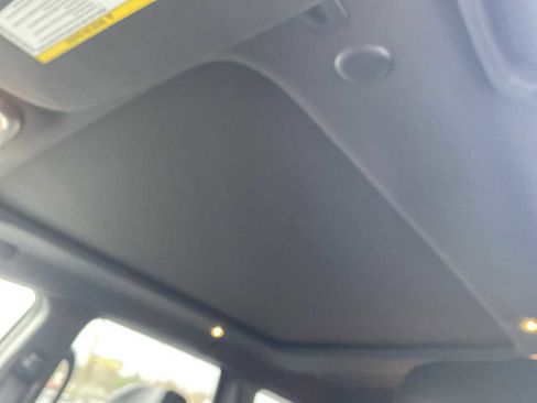 Used 2018 Jeep Grand Cherokee Limited image 25