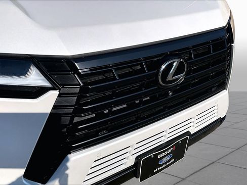Used 2025 Lexus GX 550 w/ Accessory Package (2T) AWD/4WD image 30