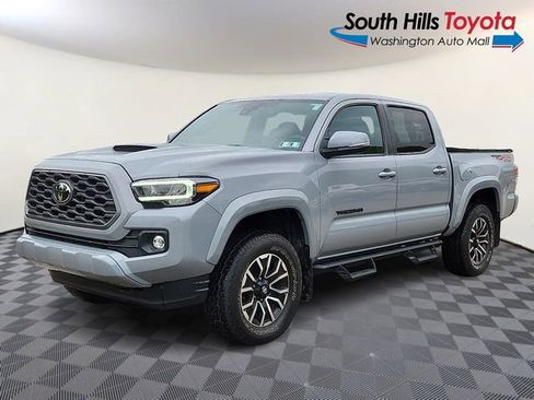 Used 2020 Toyota Tacoma TRD Sport w/ TRD Premium Sport Package AWD/4WD image 3