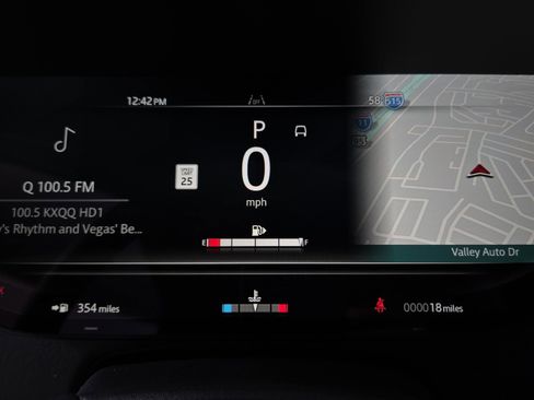 New 2025 Land Rover Range Rover SE image 33