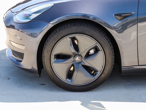 Used 2018 Tesla Model 3 Long Range AWD/4WD image 11