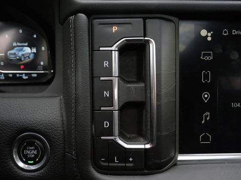 Used 2022 GMC Yukon Denali w/ Denali Premium Package AWD/4WD image 14