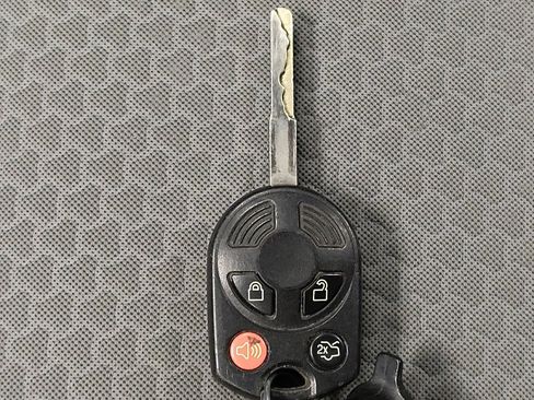 Used 2017 Ford C-MAX SE image 32