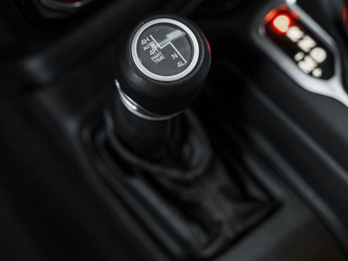 Used 2021 Jeep Wrangler Unlimited Rubicon w/ Xtreme Recon 35" Tire Package image 12