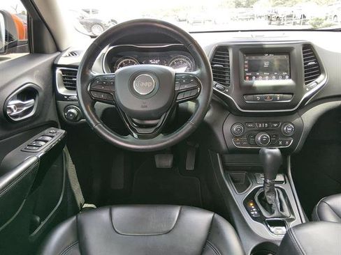Used 2021 Jeep Cherokee Latitude Plus FWD image 10