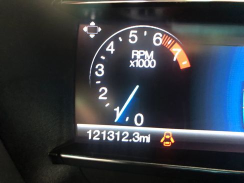 Used 2017 Ford Explorer XLT w/ Equipment Group 202A image 24