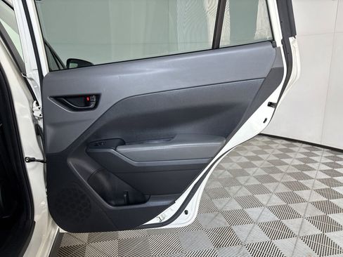 Used 2024 Subaru Crosstrek 2.0i Premium image 24