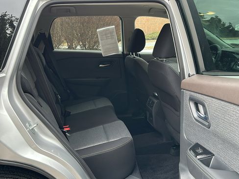 Certified 2022 Nissan Rogue SV image 23