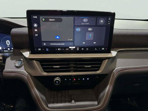 Used 2025 Ford Explorer ST AWD/4WD image 34