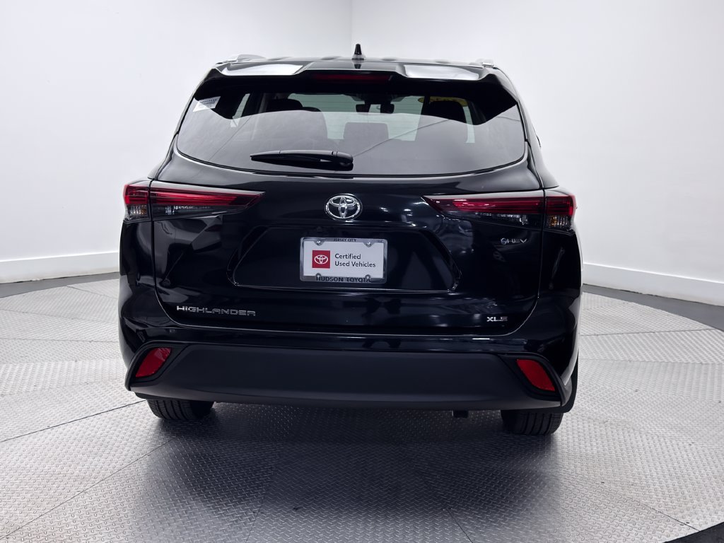 Certified 2026 Toyota Highlander XLE AWD/4WD image 6