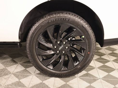 New 2025 Lincoln Navigator Reserve w/ Jet Appearance Package AWD/4WD image 20