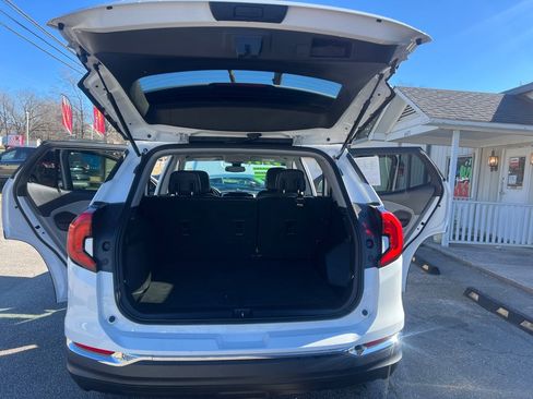 Used 2020 GMC Terrain SLT image 10