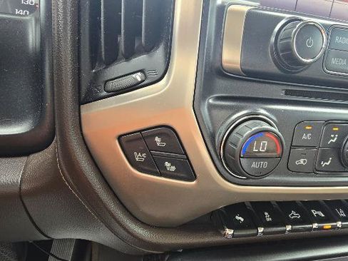 Used 2015 GMC Sierra 2500 Denali w/ Duramax Plus Package AWD/4WD image 29