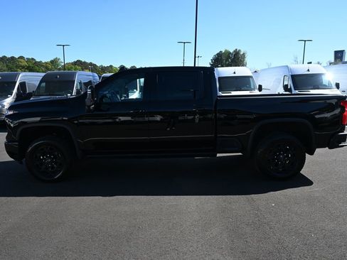 Used 2024 Chevrolet Silverado 2500 LTZ w/ LTZ Plus Package image 3