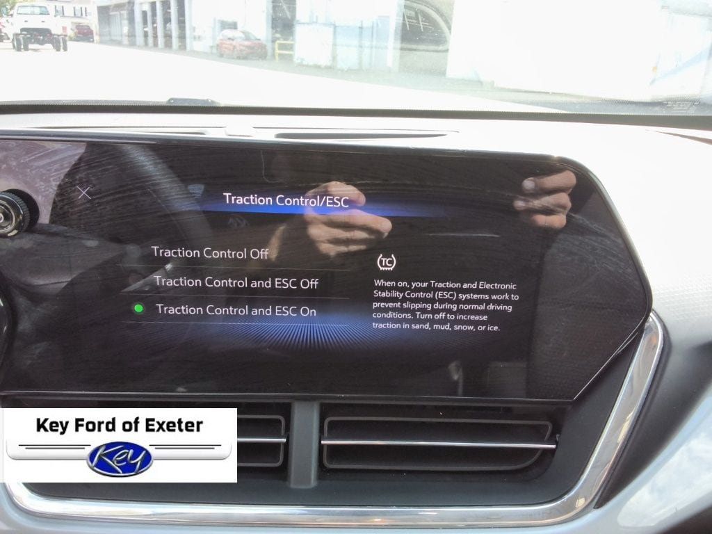 Used 2025 Chevrolet Trax LT FWD image 37