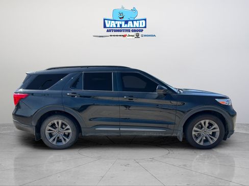 Used 2023 Ford Explorer XLT w/ Equipment Group 202A RWD image 5