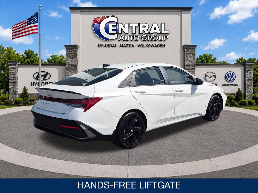 Certified 2026 Hyundai Elantra SEL FWD image 8
