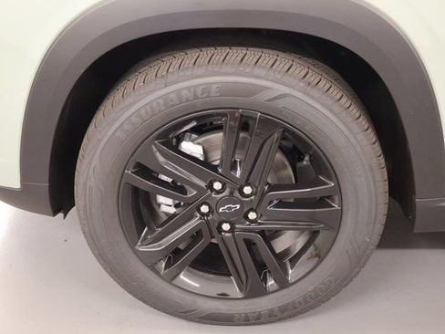 New 2026 Chevrolet Trax ACTIV w/ Sunroof Package FWD image 8