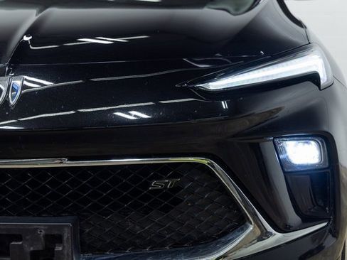 Used 2024 Buick Encore GX Sport Touring image 7