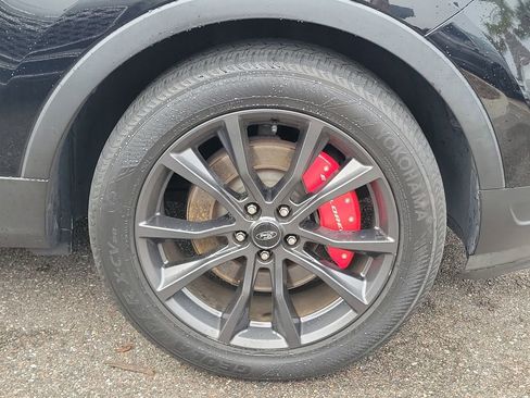 Used 2018 Ford Explorer XLT w/ Equipment Group 202A image 7