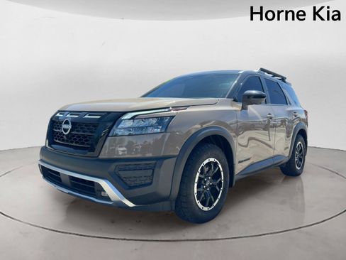 Used 2024 Nissan Pathfinder Rock Creek AWD/4WD image 7