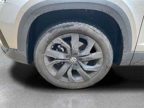 Used 2022 Volkswagen Taos SE image 9