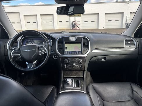 Used 2018 Chrysler 300 Limited w/ Safetytec Plus Group image 18