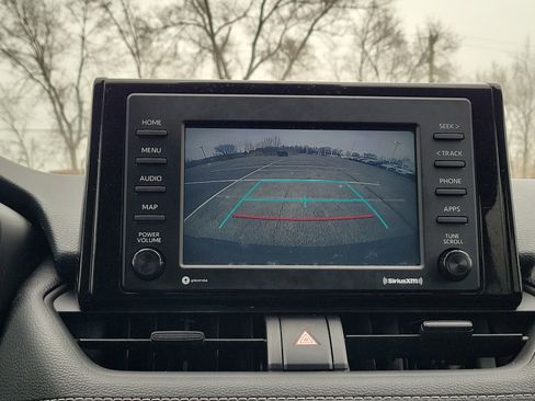 Used 2021 Toyota RAV4 XLE w/ Carpet Mat Package (TMS) image 27