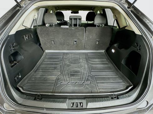 Used 2019 Ford Edge SEL image 27