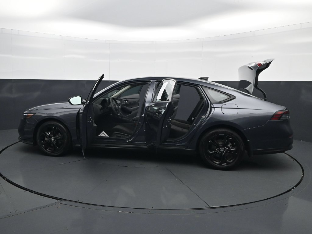 Used 2025 Honda Accord SE image 55