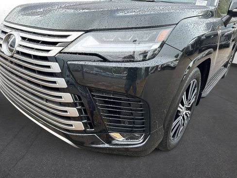 New 2026 Lexus LX 700h Luxury image 9